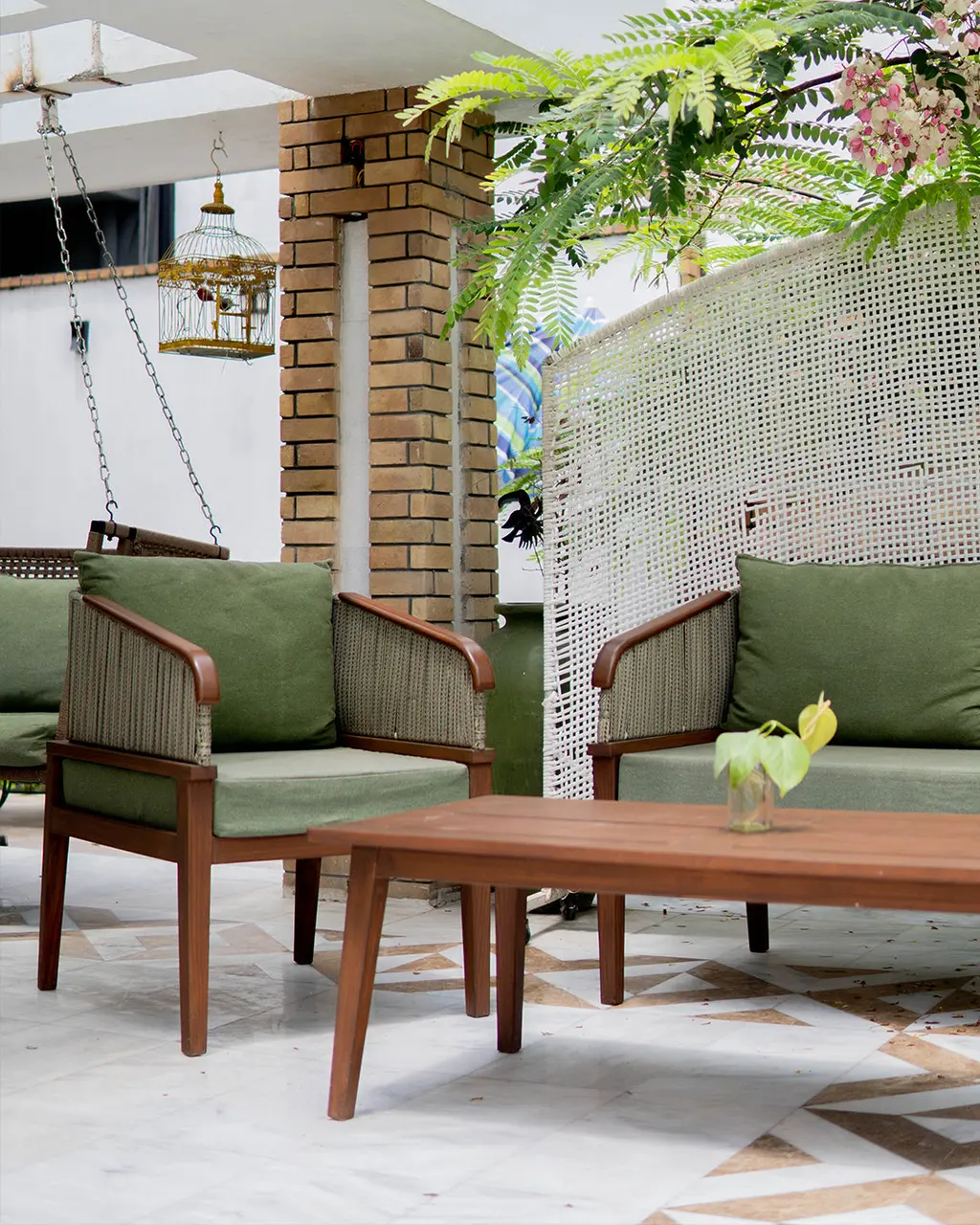 Oasis, chairs