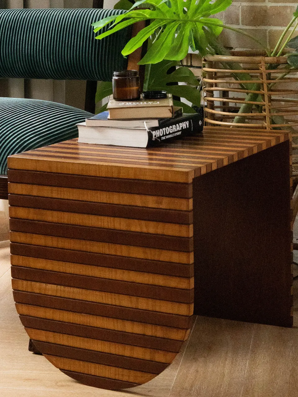 Twyn 1, tables